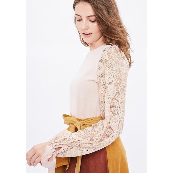 Blush Lace Sleeves Round Neck Top - Picture 4 of 7